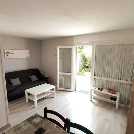 Maison Dans Résidence Calme Avec Piscine Chauffée